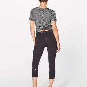 Size 4 Lulu crop leggings